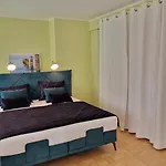 아파트 Wohlfuehlen & Arbeiten In Toplage Mit Gratis Tiefgaragenplatz