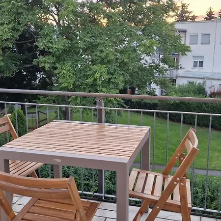 Wohlfuehlen & Arbeiten In Toplage Mit Gratis Tiefgaragenplatz Apartment Graz